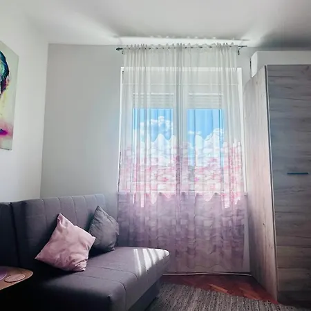 Apartment Sweet Venac
